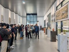 当推进配合敷裕从力军